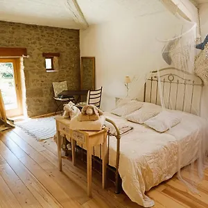 Séjour chez l'habitant Un Jardin Sur La Colline, Claveyson
